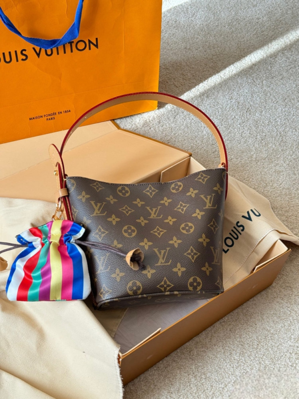 Stylish Fashion Carry Bag L5330 Stylish Fashion Carry Bag L5330