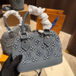 3d51b11a result Photoroom