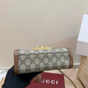 8ce88df0 result Photoroom result