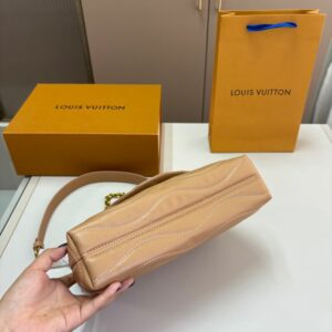 Fashion LV New Wave Chain Bag 919952 3 i1759129941702 3962 0 2