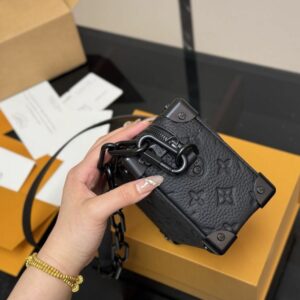 New Collection Fashion LV Mini Soft Trunk 7226 2 i1745939308446 1689 0 6