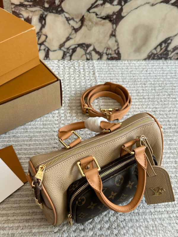 Stylish Fashion Carry Bag L5343 Stylish Fashion Carry Bag L5343