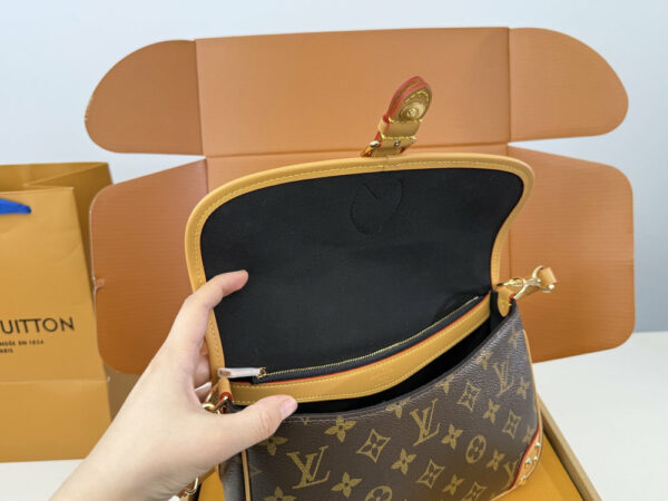 Stylish Fashion Carry Bag L5353 Stylish Fashion Carry Bag L5353