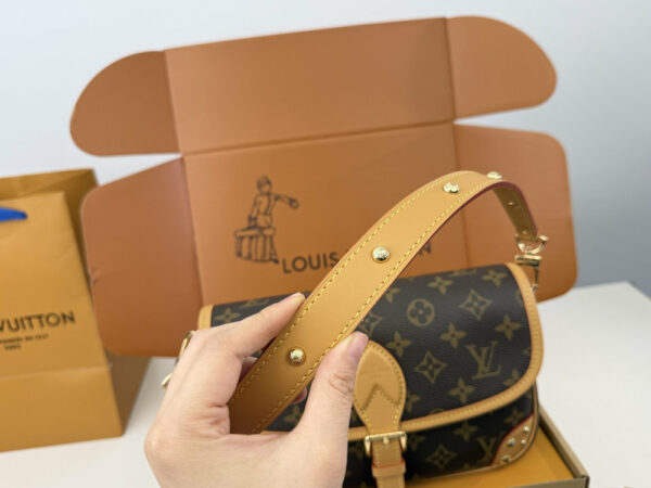 Stylish Fashion Carry Bag L5353 Stylish Fashion Carry Bag L5353