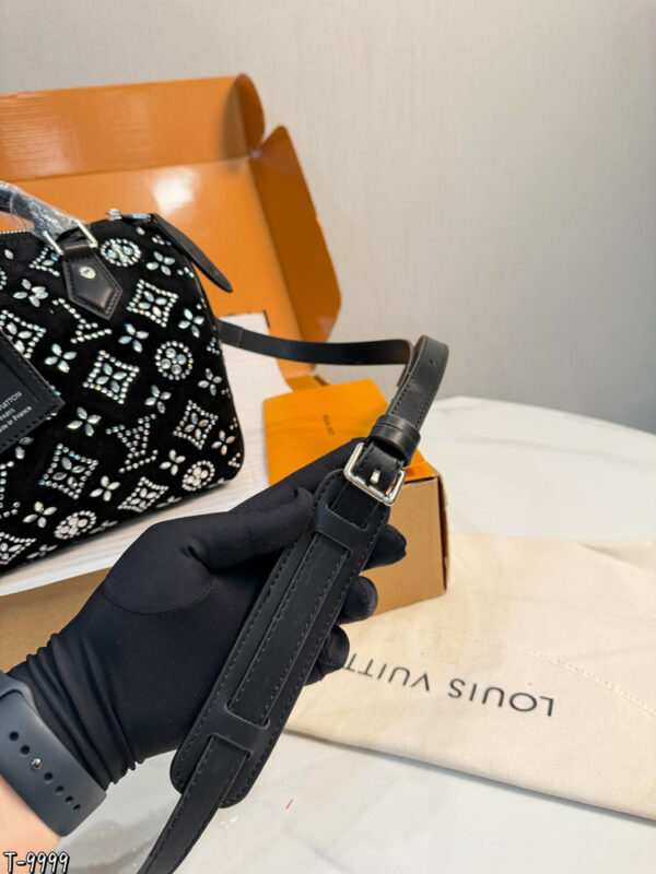 Stylish Fashion Carry Bag L5356
