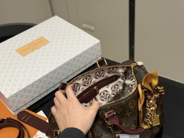Stylish Fashion Carry Bag L5360