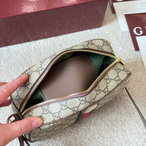 73f3e083 result Photoroom result