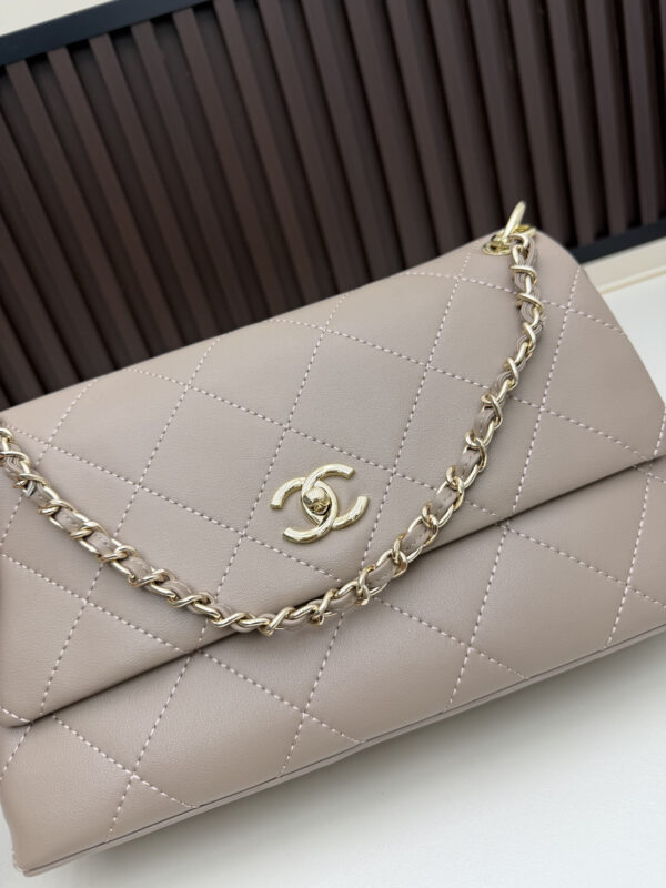 Chic Charm CN Handbag 09171