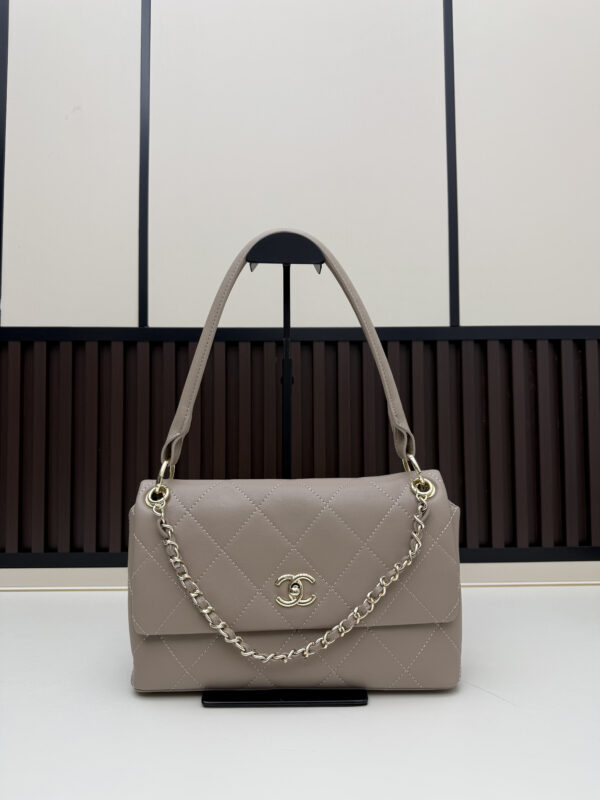 Chic Charm CN Handbag 09171