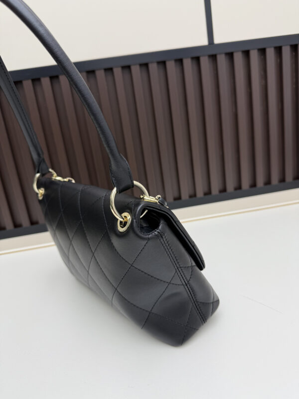 Chic Charm CN Handbag 09171