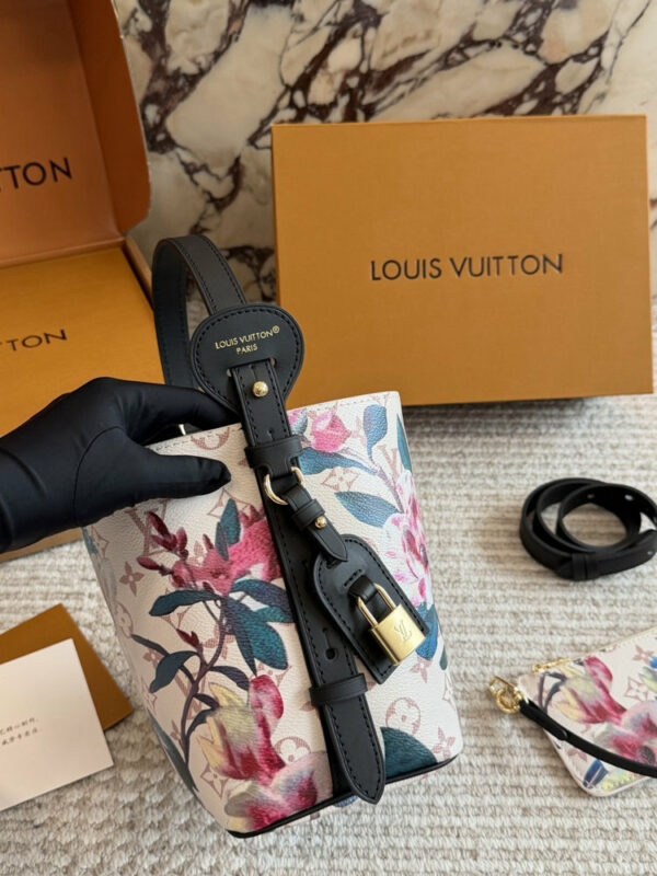 Stylish Fashion Carry LV Handbag LV263216
