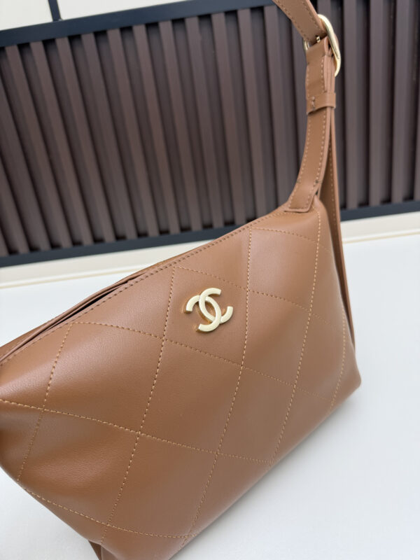Chic Charm CN Handbag 07083