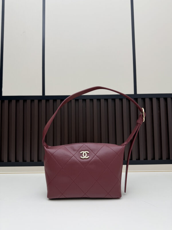 Chic Charm CN Handbag 07083