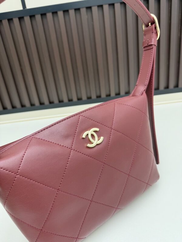Chic Charm CN Handbag 07083
