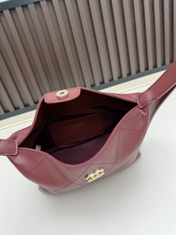 Chic Charm CN Handbag 07083