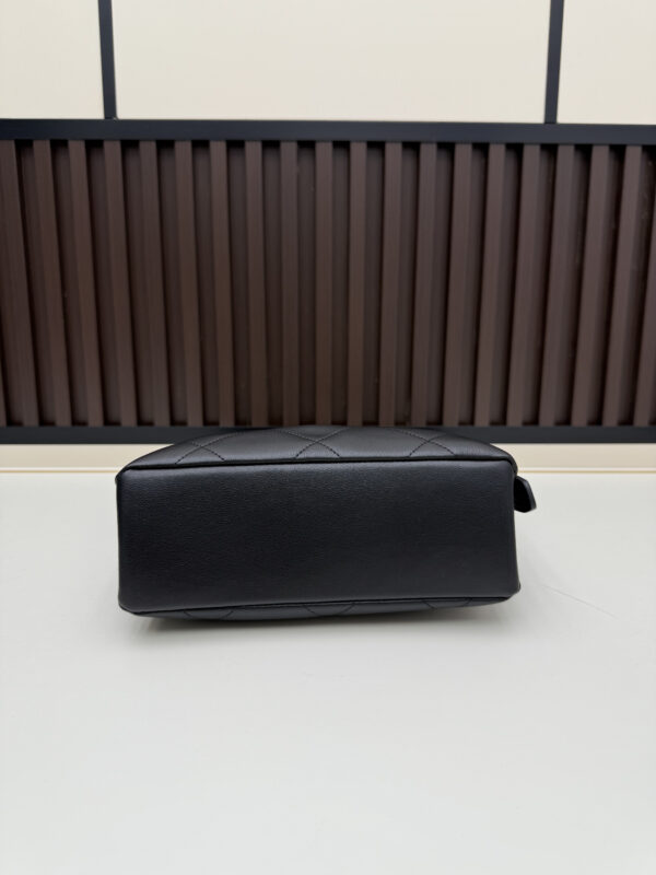 Chic Charm CN Handbag 07083