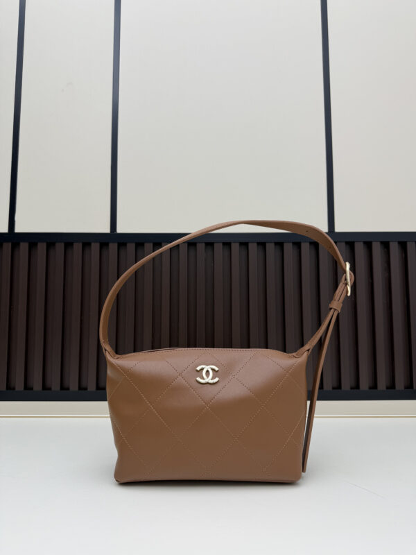 Chic Charm CN Handbag 07083