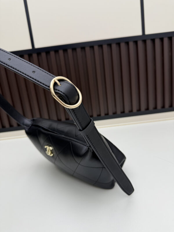 Chic Charm CN Handbag 07083