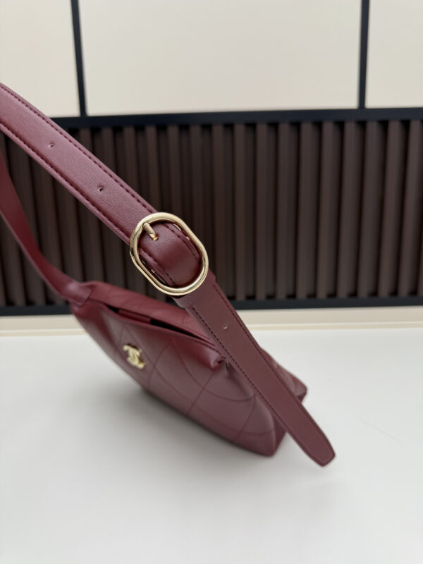 Chic Charm CN Handbag 07083