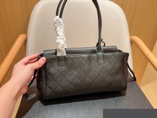 Stylish Fashion Carry CN Handbag CC263410