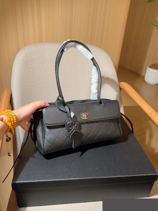 Stylish Fashion Carry CN Handbag CC263410