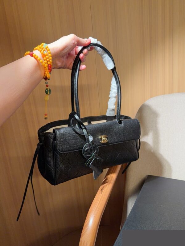 Stylish Fashion Carry CN Handbag CC263410