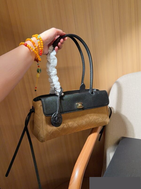 Stylish Fashion Carry CN Handbag CC263410