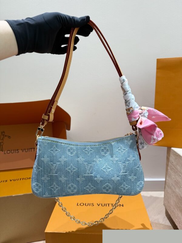 Stylish Fashion Carry LV Handbag LV26333