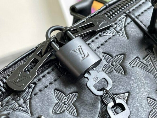 LV Keepall Bandoulière 50 Monogram Shadow for Men M44810 LV Keepall Bandoulière 50 Monogram Shadow for Men M44810