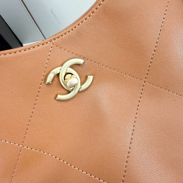 Chic Charm CN Handbag 94305.1