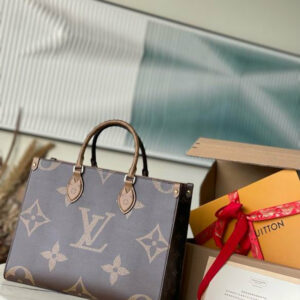 LV OnTheGo MM Monogram And Monogram Reverse Canvas For Women, Shoulder Bags M45321