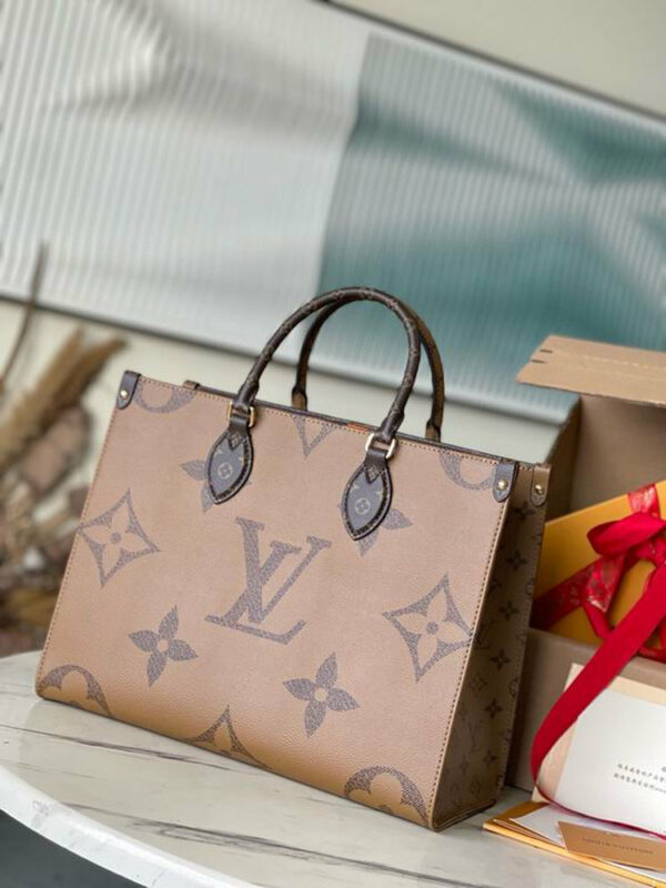 LV OnTheGo MM Monogram And Monogram Reverse Canvas For Women, Shoulder Bags M45321 LV OnTheGo MM Monogram And Monogram Reverse Canvas For Women, Shoulder Bags M45321