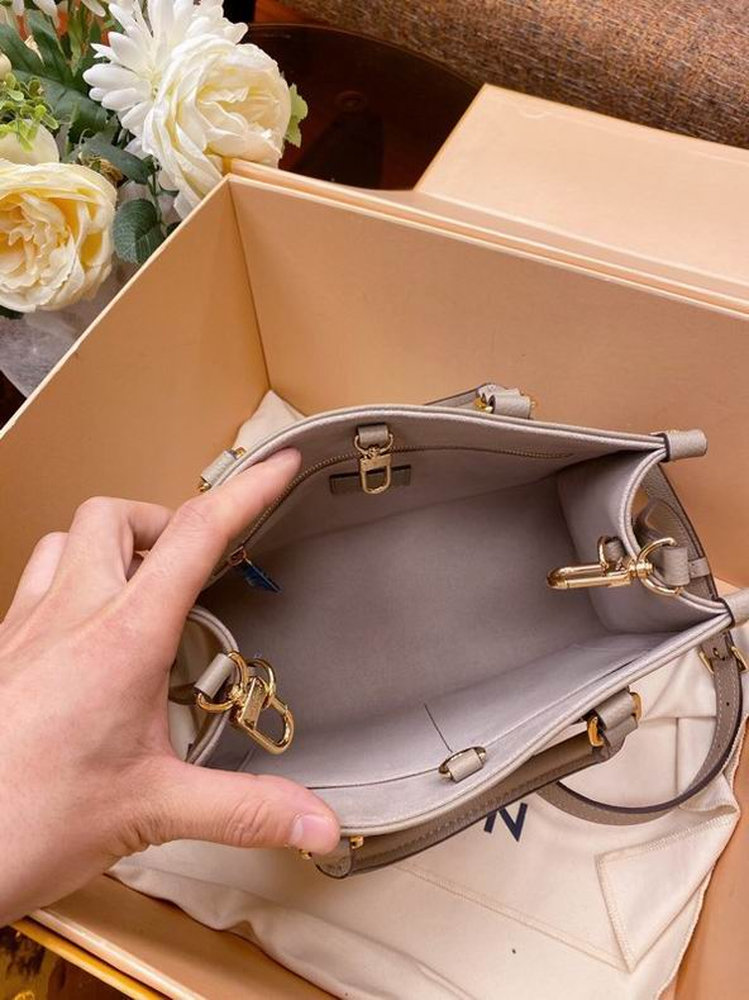 LV OnTheGo PM Bag Bicolor Light-Brown LV OnTheGo PM Bag Bicolor Light-Brown