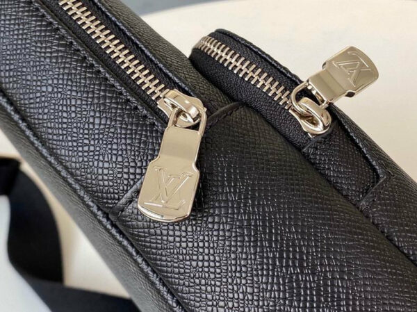 LV Avenue Sling Bag Taiga Black For Men M30443 LV Avenue Sling Bag Taiga Black For Men M30443
