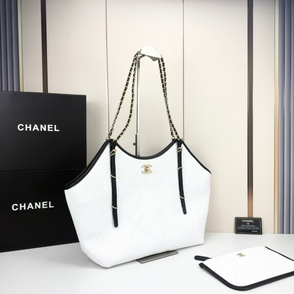 Chic Charm CN Handbag 94305