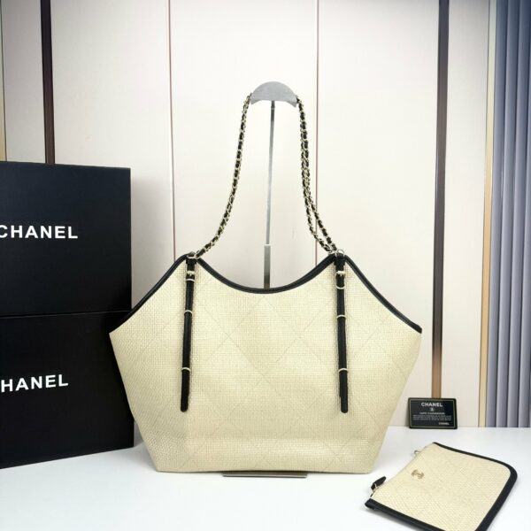 Chic Charm CN Handbag 94305
