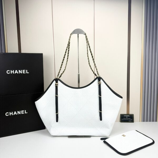 Chic Charm CN Handbag 94305