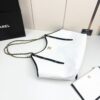 Chic Charm CN Handbag 94305