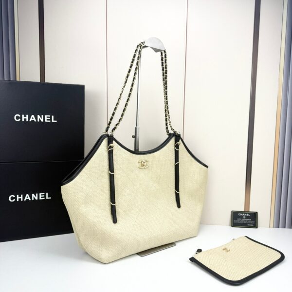 Chic Charm CN Handbag 94305