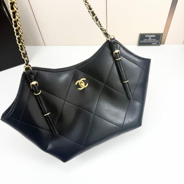 Chic Charm CN Handbag 8818.1