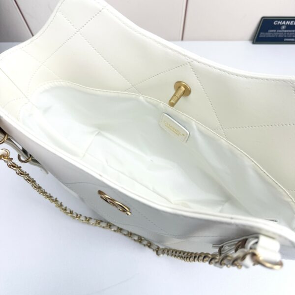 Chic Charm CN Handbag 8818.1