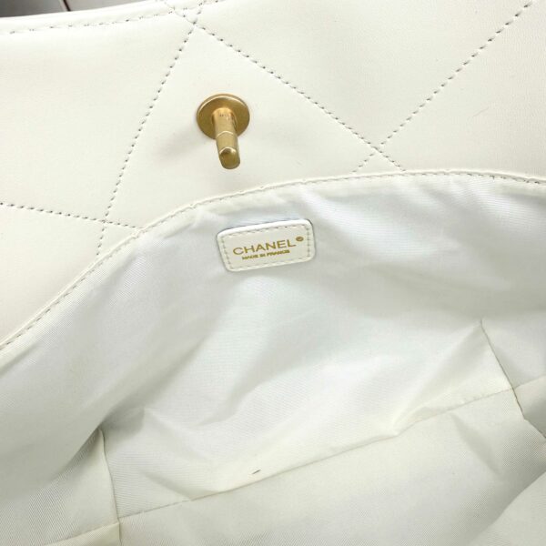 Chic Charm CN Handbag 8818.1