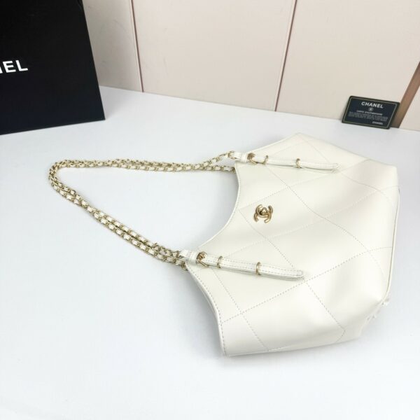 Chic Charm CN Handbag 8818.1