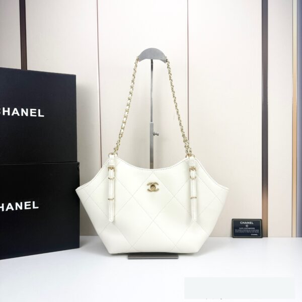 Chic Charm CN Handbag 8818.1