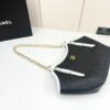 Chic Charm CN Handbag 8818
