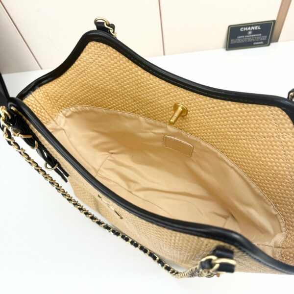 Chic Charm CN Handbag 8818