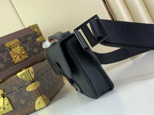 LV S Lock Sling Bag Black For Men M58487