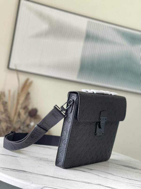 LV S-Lock Briefcase Taurillon Monogram Black For Men M20835 LV S-Lock Briefcase Taurillon Monogram Black For Men M20835
