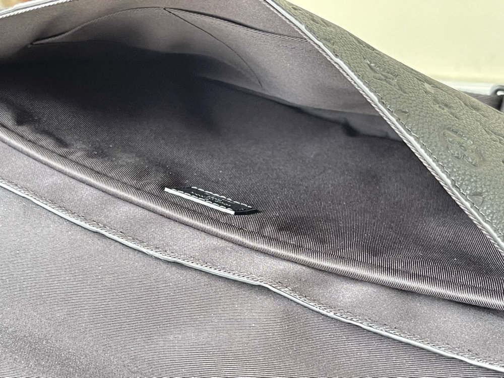 LV S-Lock Briefcase Taurillon Monogram Black For Men M20835 LV S-Lock Briefcase Taurillon Monogram Black For Men M20835