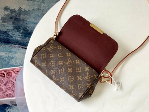 LV Favorite PM Monogram Canvas, Shoulder and Crossbody Bags for Women M40717 LV Favorite PM Monogram Canvas, Shoulder and Crossbody Bags for Women M40717
